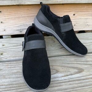 Easy Spirit Suede Loafers Black Gray Faux Bone Button Accent Flats Rubber Soles